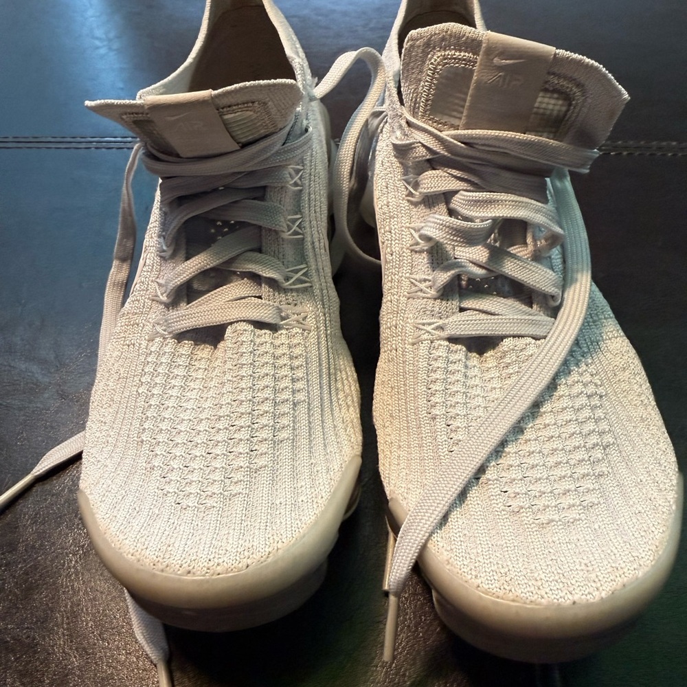 Women’s Size 8 - Nike Air VaporMax FlyKnit Phantom White/Metallic - Picture 7 of 9